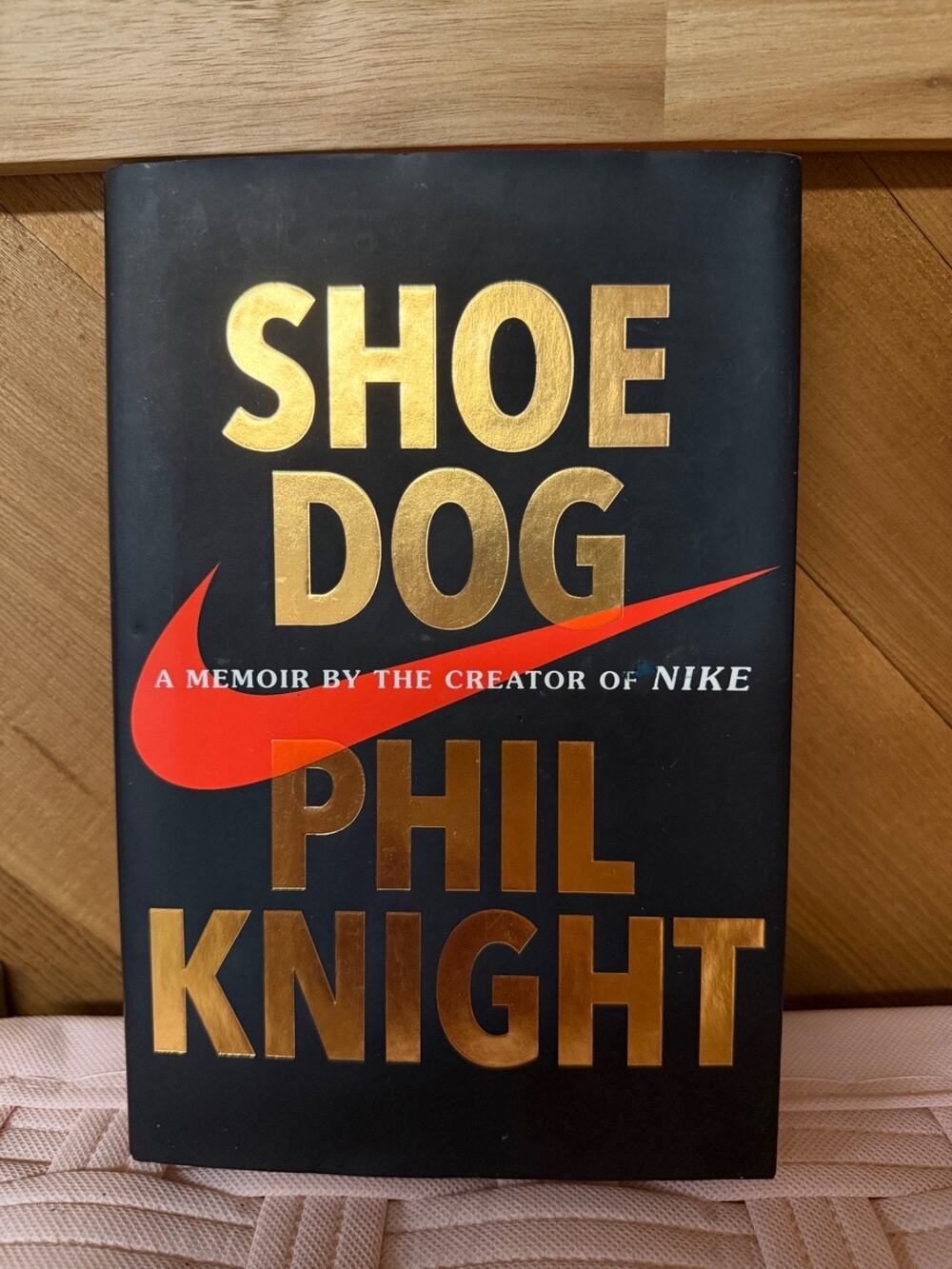 Shoe Dog : A Memoir by the Creator of Nike Hardcover Phil Knight